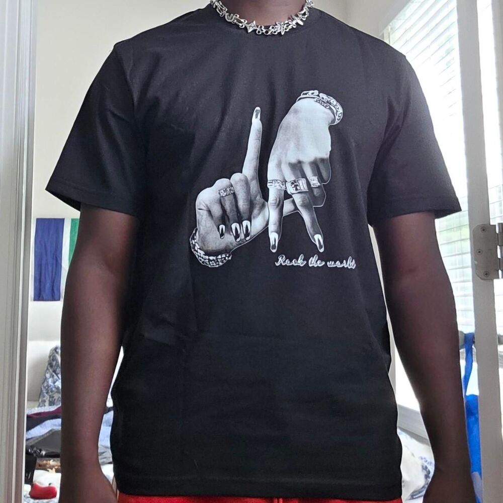 Rock The World Hand Graphic Tee Black Y2K Streetwear T-Shirt